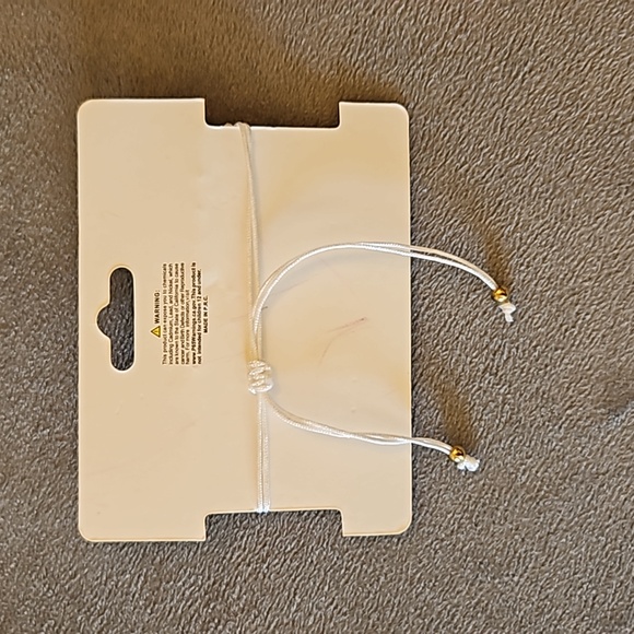 1/$5 or 3/$10 NWT White Adjustable Faceted Bead Bracelet - Picture 4 of 5